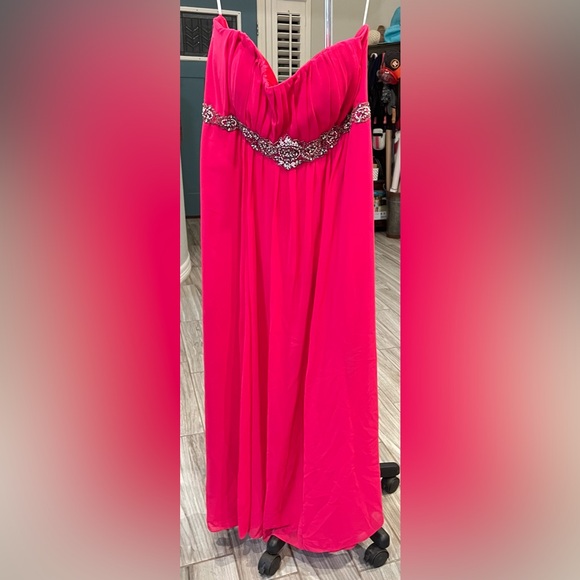 Cindy USA Strapless Hot Pink Dress in 4x (runs small) - Picture 1 of 5